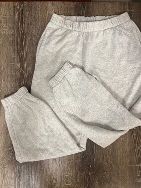 Hollister Light Gray Joggers with Elastic Waist adjustable waist height.